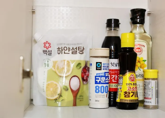 Apartamento 침실 4개 8인 강남 15분 홍대25분 무료짐보관 2호선 공항버스 주택가 서울대학교 Seúl