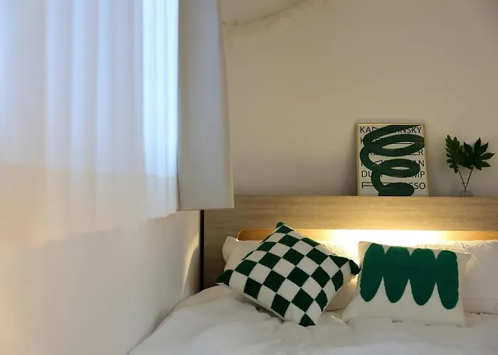 Apartamento 침실 4개 8인 강남 15분 홍대25분 무료짐보관 2호선 공항버스 주택가 서울대학교 *